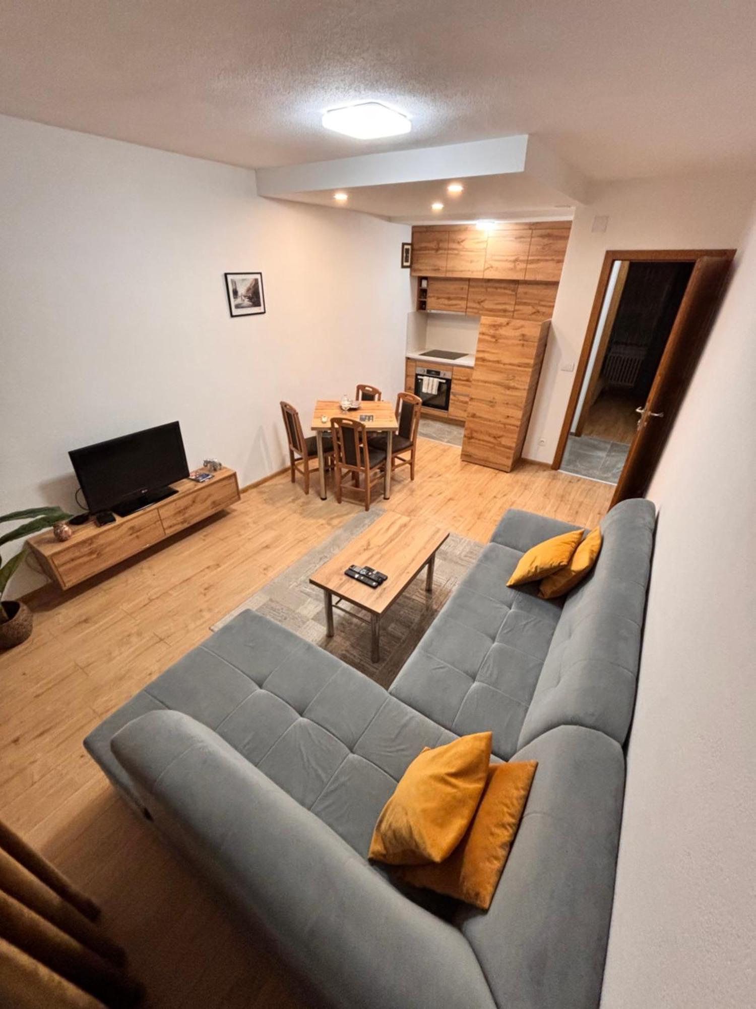 R-Residency Ll Appartement Banja Luka Buitenkant foto